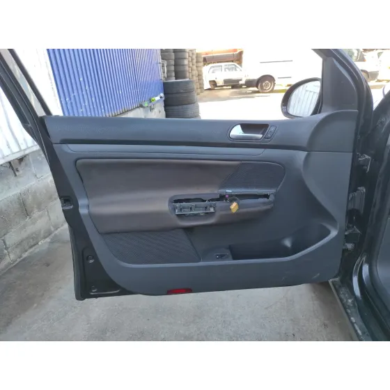 VOLKSWAGEN GOLF V BERLINA (1K1) '2008 NEGRO