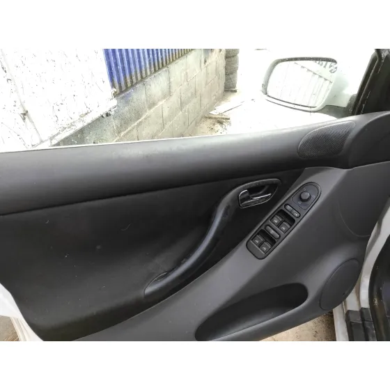 SEAT LEON (1M1) '2002 1.6 16V BLANCO