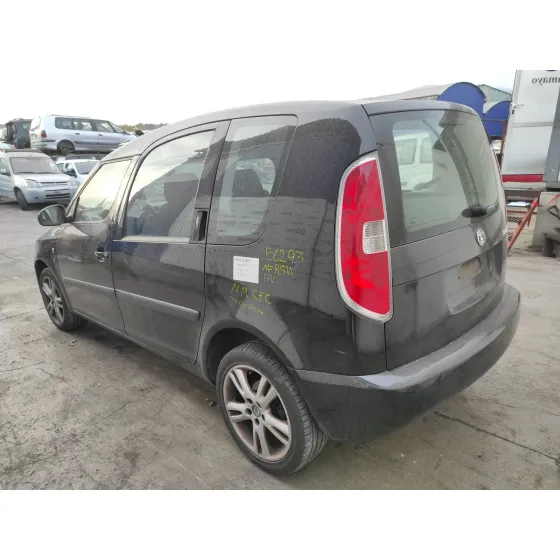 SKODA ROOMSTER (5J7) '2007 1.9 TDI NEGRO