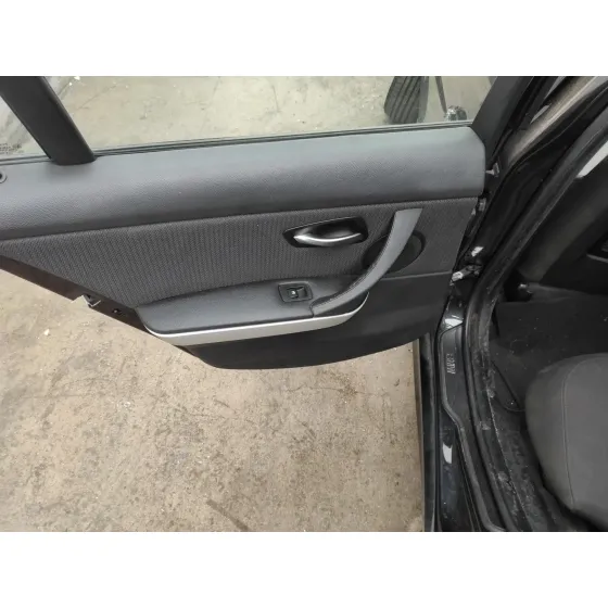 BMW SERIE 3 TOURING (E91) '2009 318D NEGRO