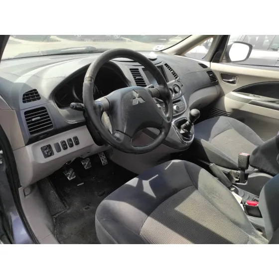 MITSUBISHI GRANDIS (NA0W) '2009 2.0 DI-D CAT GRIS OSCURO