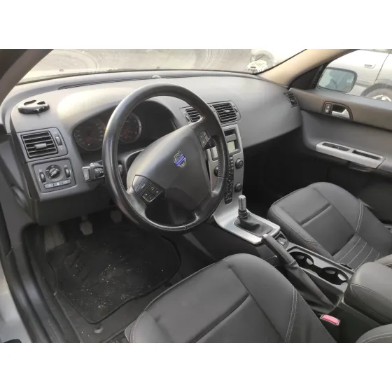 VOLVO V50 FAMILIAR '2005 * VERDE CLARO