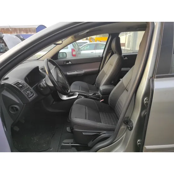 VOLVO V50 FAMILIAR '2005 * VERDE CLARO