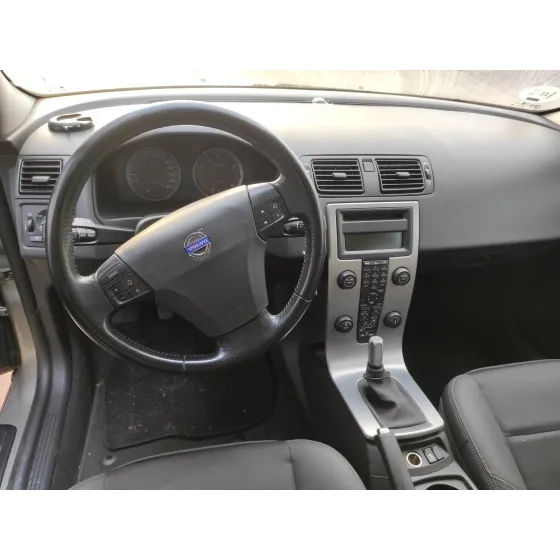 VOLVO V50 FAMILIAR '2005 * VERDE CLARO