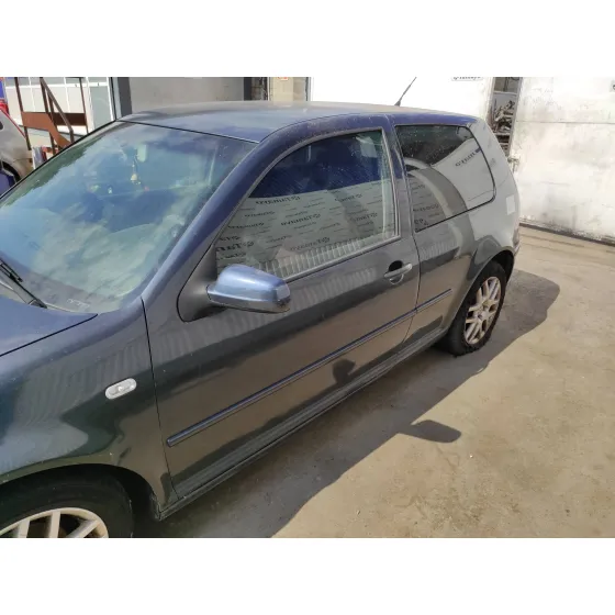 VOLKSWAGEN GOLF IV BERLINA (1J1) '2000 1.9 TDI GRIS OSCURO