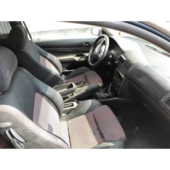 VOLKSWAGEN GOLF IV BERLINA (1J1) '2000 1.9 TDI GRIS OSCURO