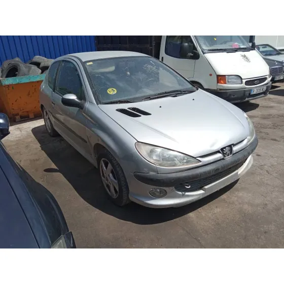 PEUGEOT 206 BERLINA '2002 1.6 16V CAT PLATA