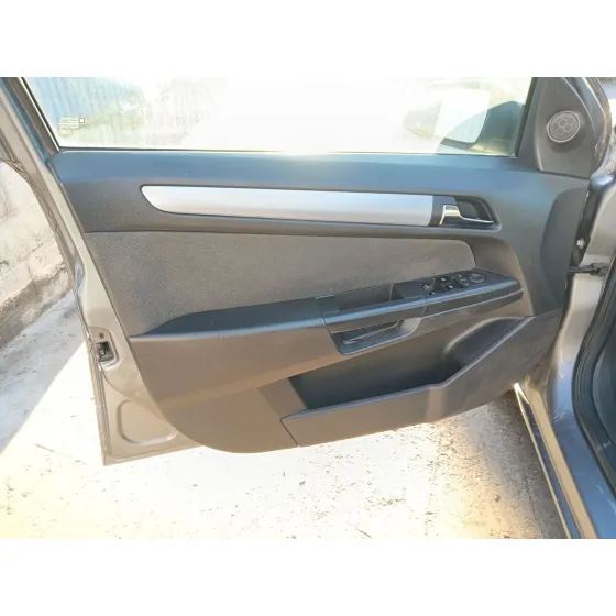 Opel ASTRA H (A04) 2004
