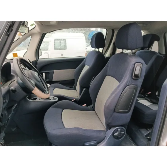 Peugeot 1007 (KM_) 2005