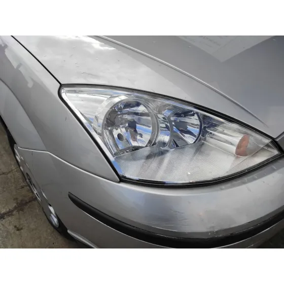 FORD FOCUS BERLINA (CAK) '2003 1.6 16V CAT PLATA