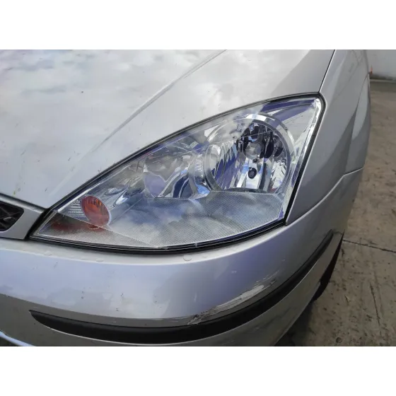 FORD FOCUS BERLINA (CAK) '2003 1.6 16V CAT PLATA