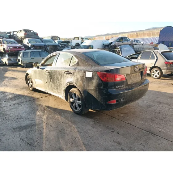 Lexus IS II (_E2_) 2005