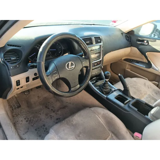 Lexus IS II (_E2_) 2005