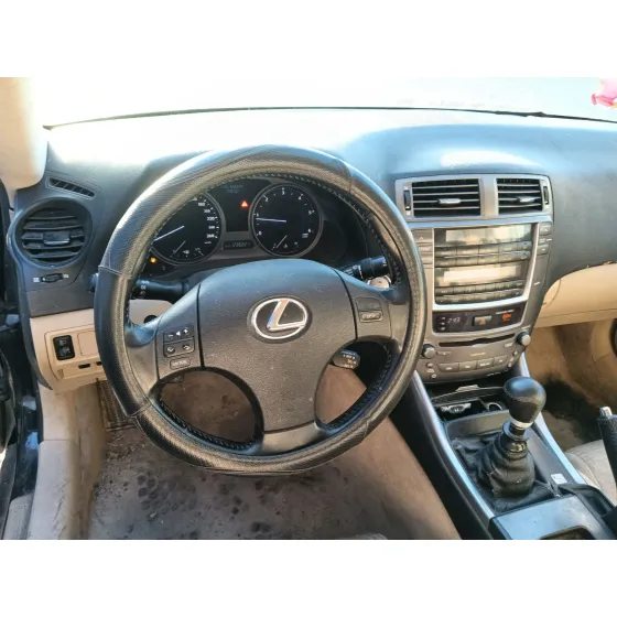 Lexus IS II (_E2_) 2005