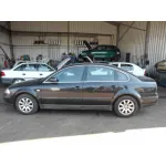 VOLKSWAGEN PASSAT BERLINA (3B3) VOLKSWAGEN PASSAT BERLINA (3B3) '2000 TRENDLINE NEGRO 2000