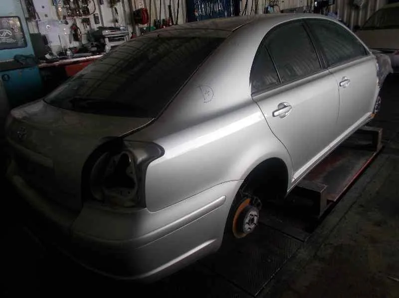 TOYOTA AVENSIS BERLINA (T25) TOYOTA AVENSIS BERLINA (T25) '2007 1.8 16V CAT BEIG 2003