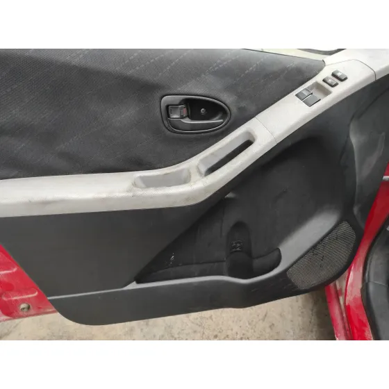 TOYOTA YARIS (KSP9/SCP9/NLP9) '2007 1.3 CAT ROJO