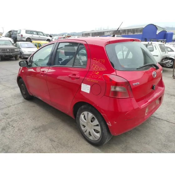 TOYOTA YARIS (KSP9/SCP9/NLP9) '2007 1.3 CAT ROJO