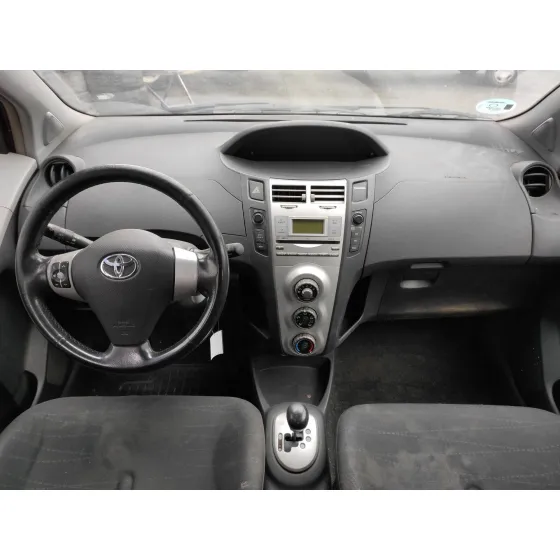 TOYOTA YARIS (KSP9/SCP9/NLP9) '2007 1.3 CAT ROJO