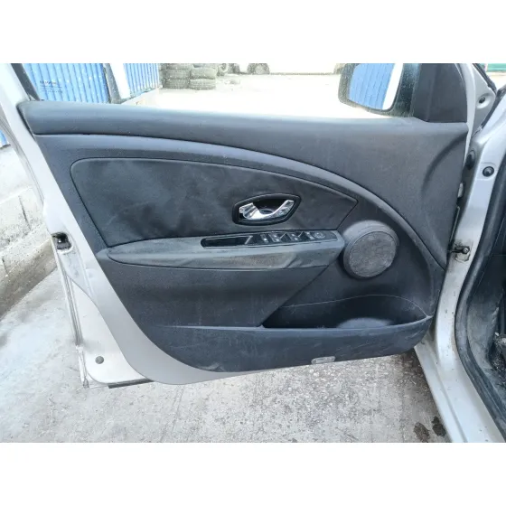 Renault MEGANE III HATCHBACK (BZ0/1_, B3_) 2009