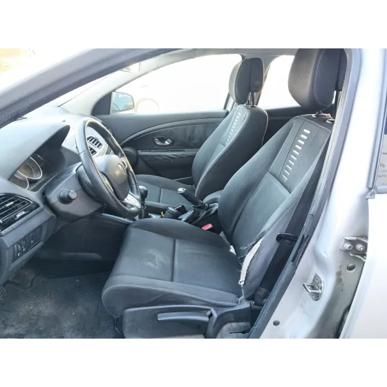 Renault MEGANE III HATCHBACK (BZ0/1_, B3_) 2009