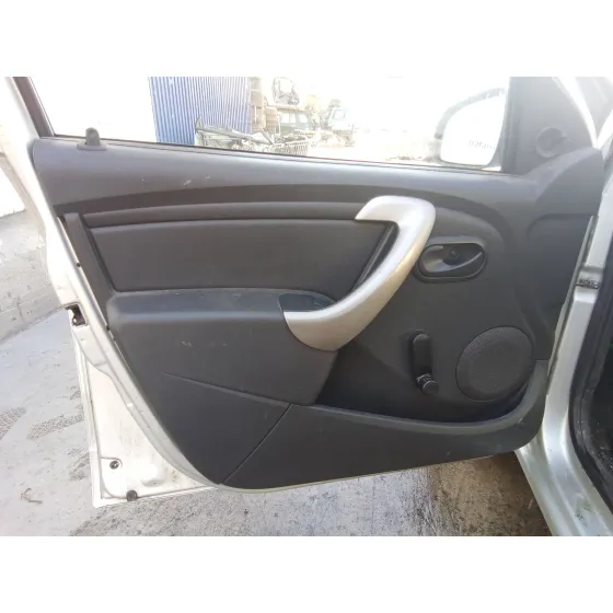 DACIA SANDERO '2011 1.2 16V CAT PLATA