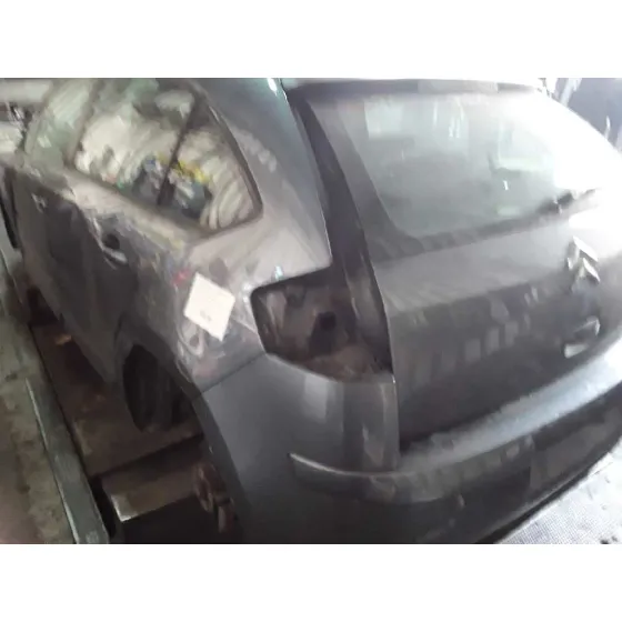 CITROEN C4 BERLINA '2005 1.6 16V HDI GRIS