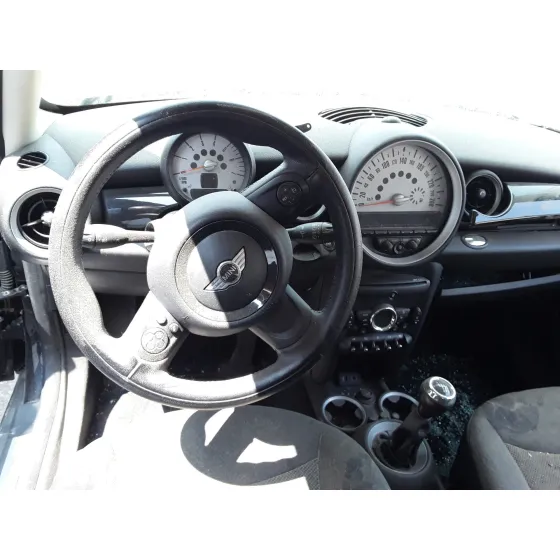 BMW MINI (R56) '2014 * NEGRO