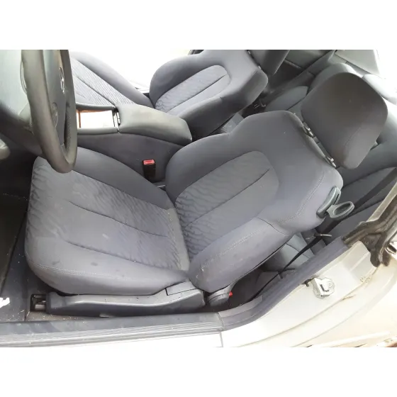 MERCEDES CLASE CLK (W208) COUPE '2002 2.0 COMPRESOR CAT PLATA