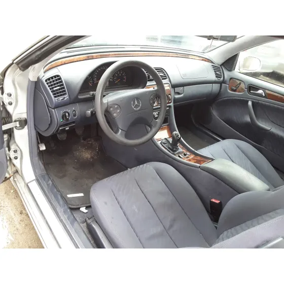 MERCEDES CLASE CLK (W208) COUPE '2002 2.0 COMPRESOR CAT PLATA