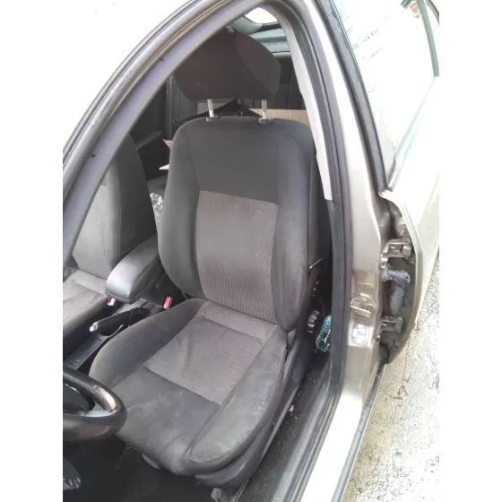 FORD MONDEO BERLINA (GE) '2001 2.0 16V DI TD CAT PLATA