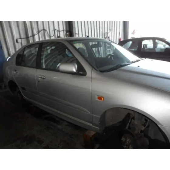 NISSAN PRIMERA BERLINA (P11) '2001 1.6 16V CAT PLATA