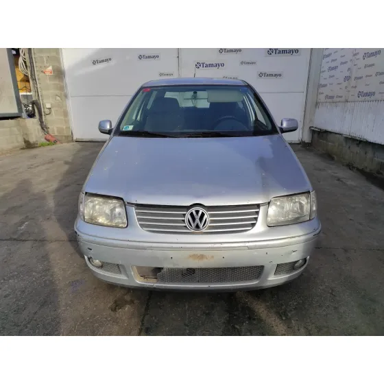 VOLKSWAGEN POLO BERLINA (6N2) '2000 * PLATA
