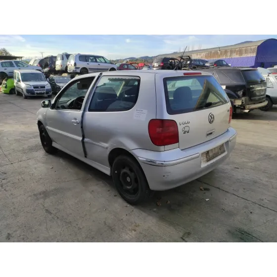 VOLKSWAGEN POLO BERLINA (6N2) '2000 * PLATA