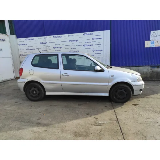 VOLKSWAGEN POLO BERLINA (6N2) '2000 * PLATA