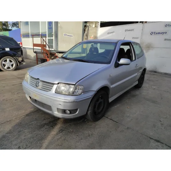 VOLKSWAGEN POLO BERLINA (6N2) '2000 * PLATA