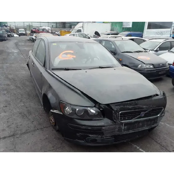 VOLVO S40 BERLINA '2004 2.0 DIESEL CAT GRIS