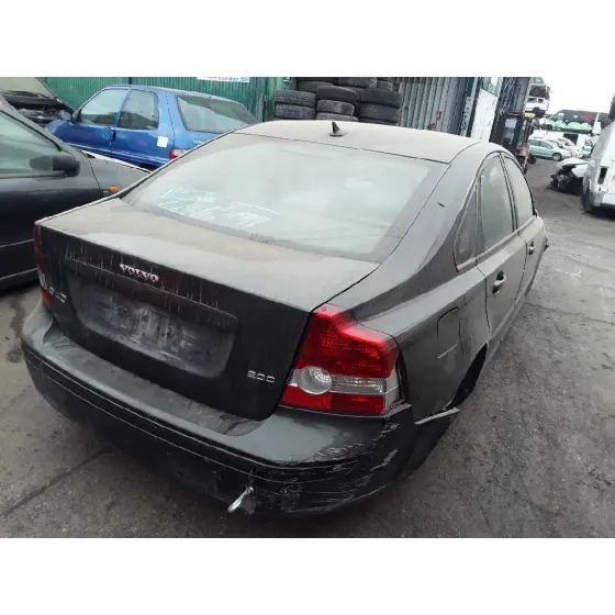 VOLVO S40 BERLINA '2004 2.0 DIESEL CAT GRIS