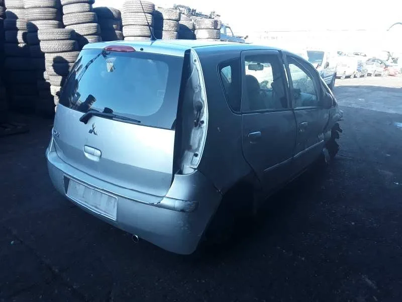 MITSUBISHI COLT BERLINA 3 (CZ) '2007 1.3 INFORM PLATA