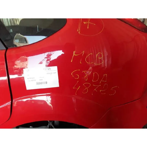 FORD FOCUS BERLINA (CAP) '2005 1.6 TDCI CAT ROJO