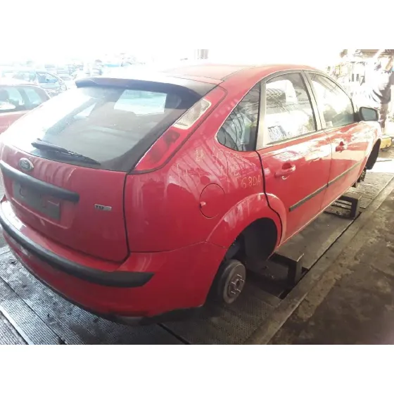 FORD FOCUS BERLINA (CAP) '2005 1.6 TDCI CAT ROJO