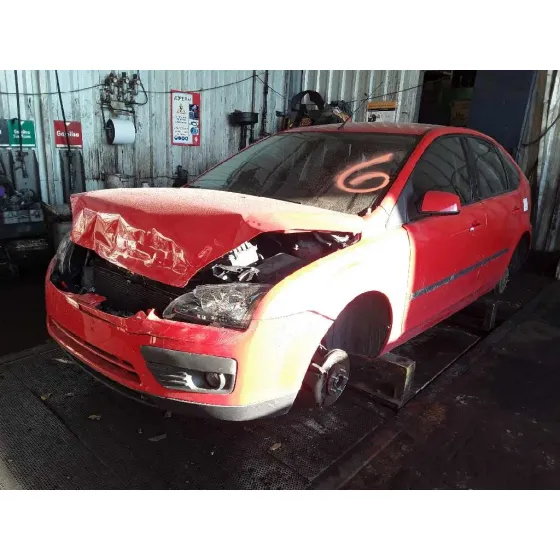 FORD FOCUS BERLINA (CAP) '2005 1.6 TDCI CAT ROJO