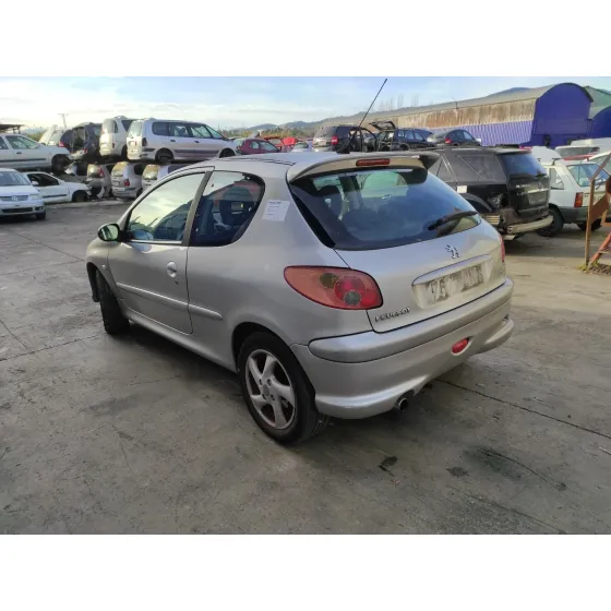 PEUGEOT 206 BERLINA '2003 * GRIS