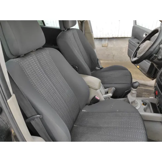 RENAULT MEGANE II BERLINA 5P '2004 1.9 DCI DIESEL NEGRO