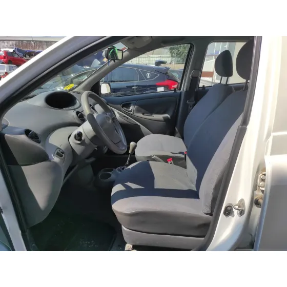 TOYOTA YARIS (NCP1/NLP1/SCP1) '2002 1.0 CAT BLANCO