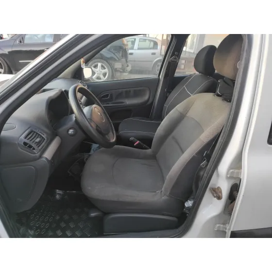 RENAULT CLIO II FASE II (B/CB0) '2005 * BLANCO