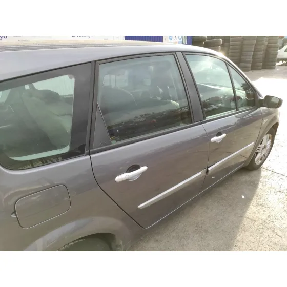 RENAULT SCENIC II '2005 GRAND SCENIC II GRIS OSCURO