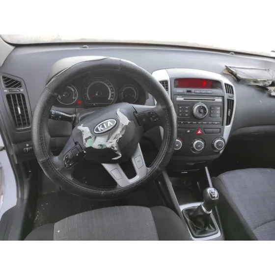KIA CEE'D '2010 * BLANCO