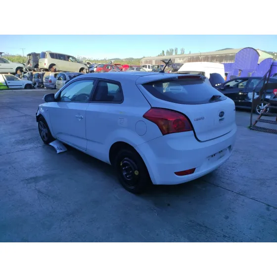 KIA CEE'D '2010 * BLANCO