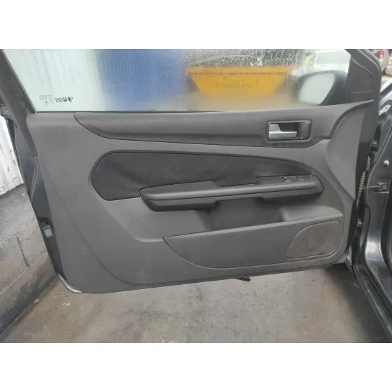 FORD FOCUS BERLINA (CAP) '2006 * GRIS OSCURO
